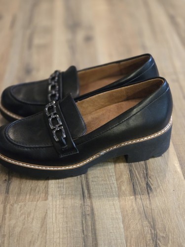 Naturalizer Cabana Lug Sole Loafers black Faux Leather Silver Buckles Size 8 - Picture 3 of 7