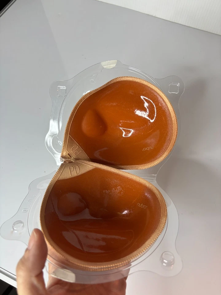 НОВЫЙ бесшовный клейкий бюстгальтер Nubra Airy без спинки с открытой спиной желтовато-коричневый размер D - Изображение 2 из 4