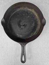 Griswold No.7 701 G Cast Iron Skillet Frying Pan Small Logo 