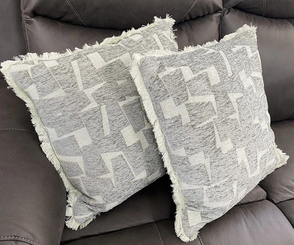 (Lot Of 2) Threshold Toss Pillow Geometric Patterned Cut Square Green 18 X 18in - Image 2 of 4