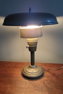 VINTAGE METAL FLYING SAUCER UFO ATOMIC MUSHROOM ART DECO LAMP