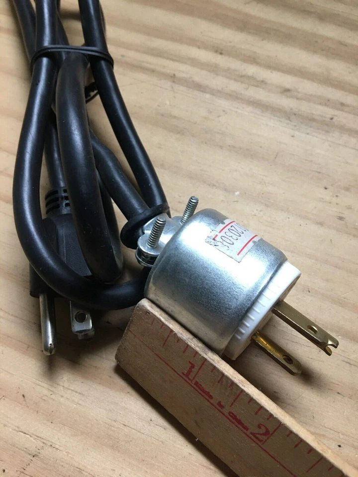 Enchufe blindado Pass & Seymour PS515-PACC15 15A 125V con termoplástico + cable Foto 2 de 4