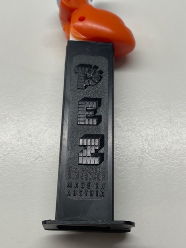 Vintage PEZ Mimic Monkey, Thin feet, 3.9 Austria, orange & light blue cap - Picture 5 of 19