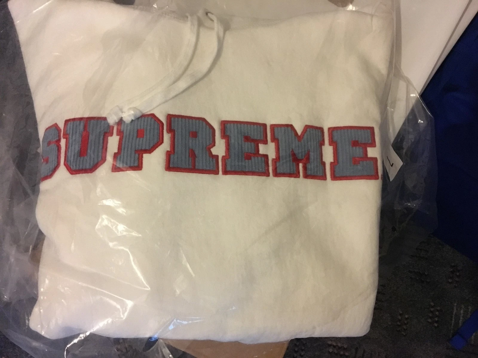Sweat à capuche Supreme NEUF taille L sweat à capuche corduroy