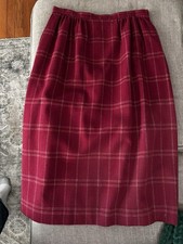 Vintage PENDLETON Skirt 12 Lined Pockets, 100 Virgin Wool, Red Plaid