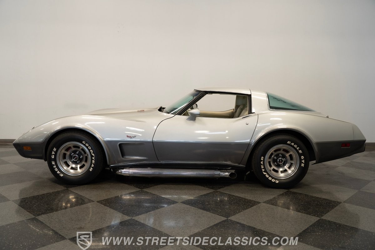 1978 SILVER Chevrolet Corvette   | C3 Corvette Photo 9