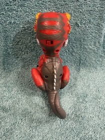 Fingerlings Dino TREX Untamed Ripsaw Action Figures Toys Dinosaur