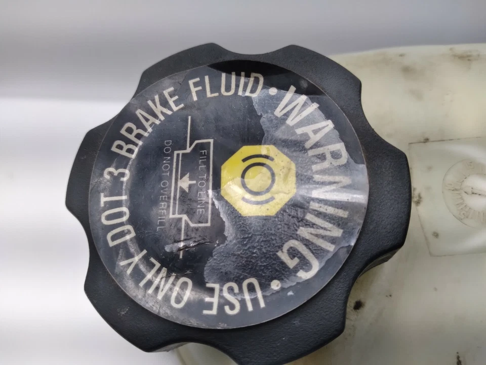 1999-2005 Buick Century cilindro mestre de freio usado fabricante de equipamento original 18016548 - Imagem 2 de 4