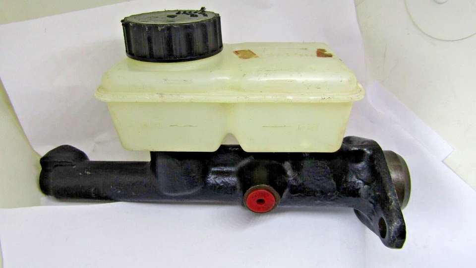 Cilindro maestro de freno nuevo Raybestos MC39297 Foto 2 de 4