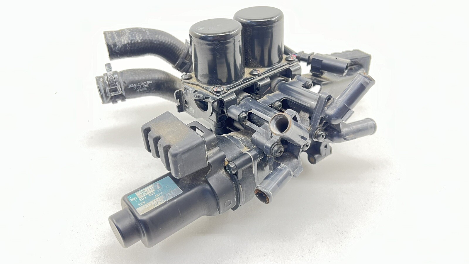 13-18 BENTLEY FLYING SPUR COOLANT AUXILIARY PUMP HEATER CONTROL VALVE OEM