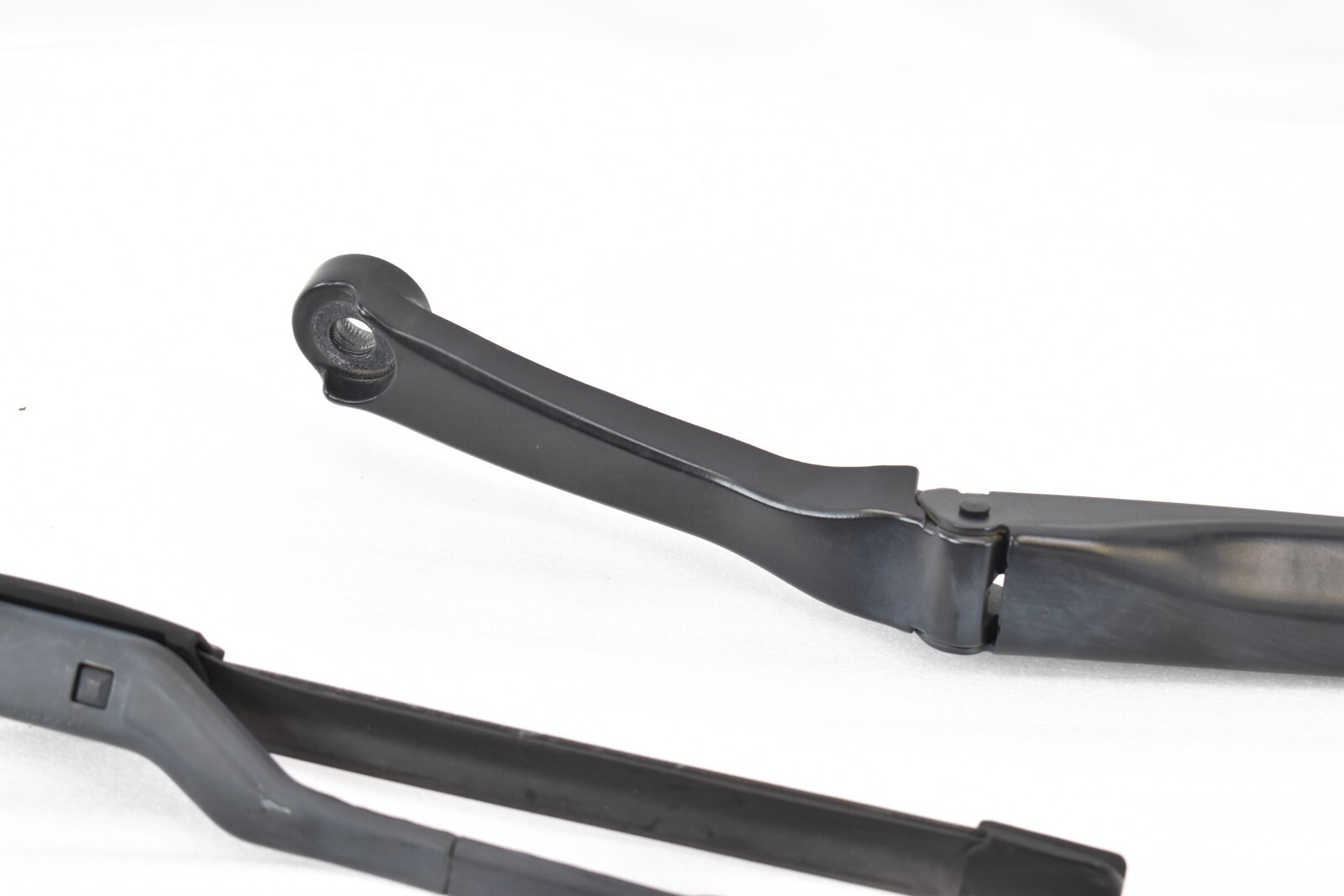 🚀 Genuine Maserati 13-17+ Quattroporte Ghibli LH Windshield Wiper Arm 670007562