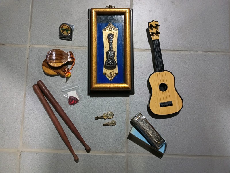 Lot Of Vintage Musical Instruments Guitar Collectibles Castanets Harmonica Drum
