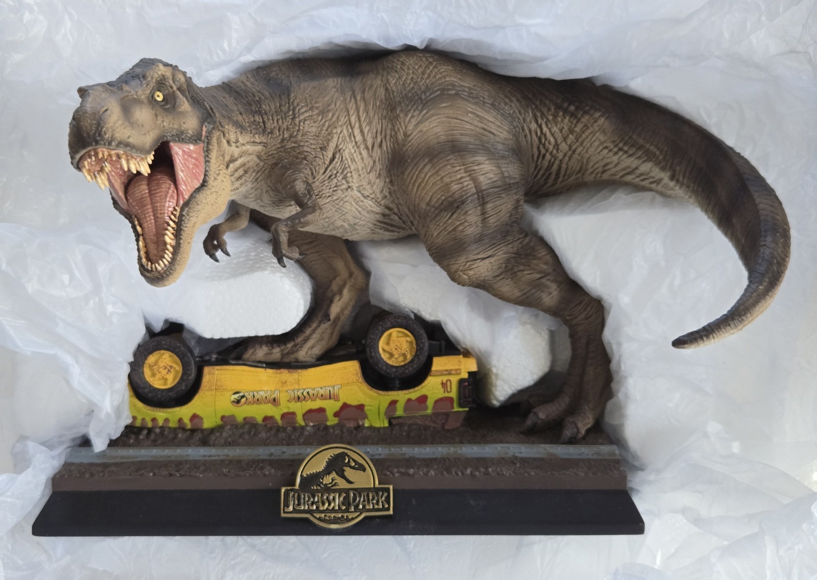 Iron Studios Jurassic Park T-Rex Attack Art Statue Icons Collectible Figure New!