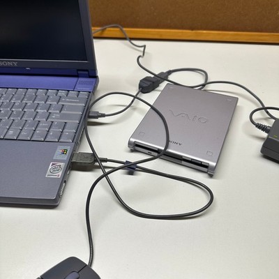 Sony VAIO PCG-Z505 R Laptop Windows 98 SE Pentium II 128MB 4GB CD