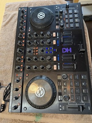 NATIVE INSTRUMENTS TRAKTOR KONTROL S4 DJ Controller NI Tractor Control