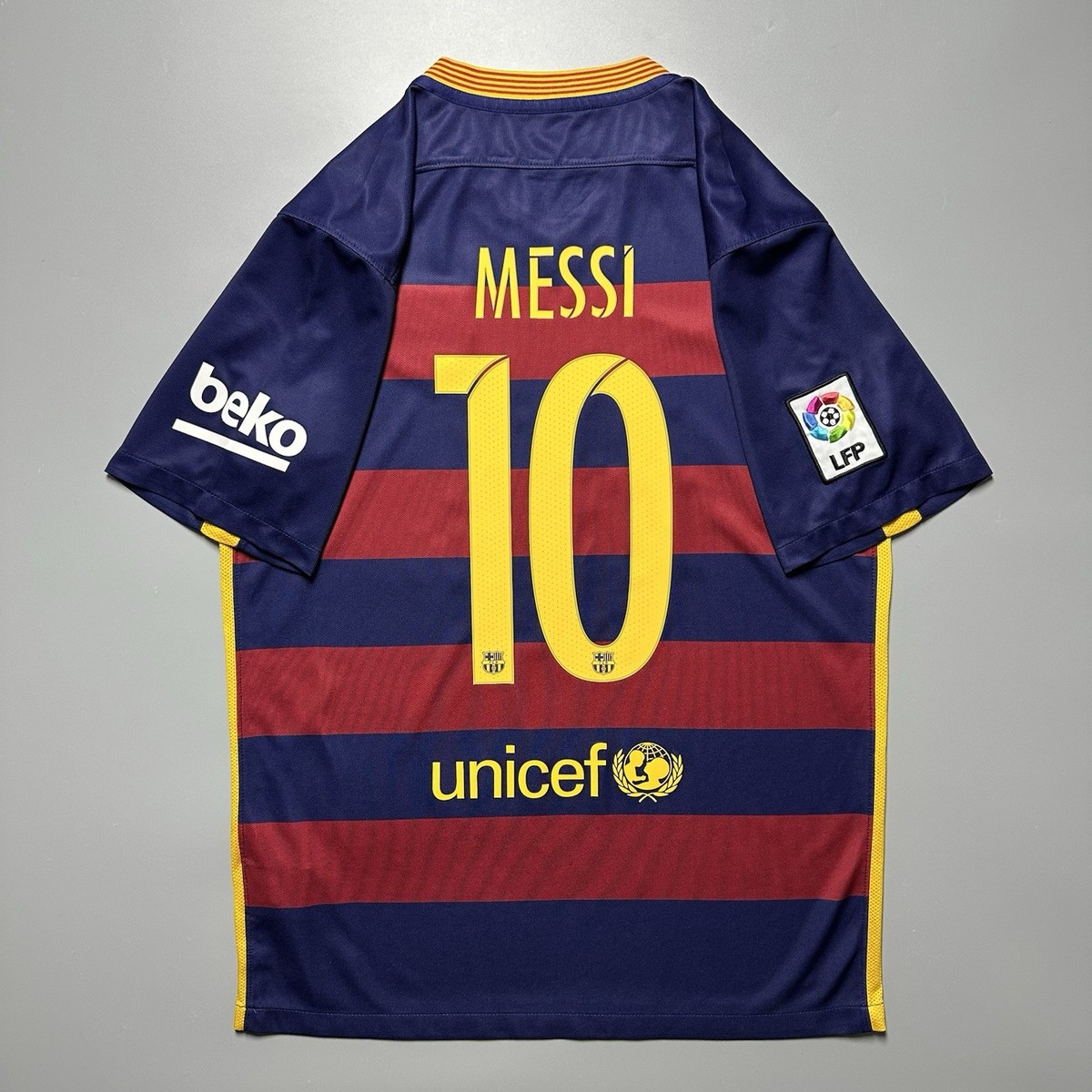 BARCELONA NIKE 2015/2016 FOOTBALL HOME JERSEY #10 MESSI SIZE “M
