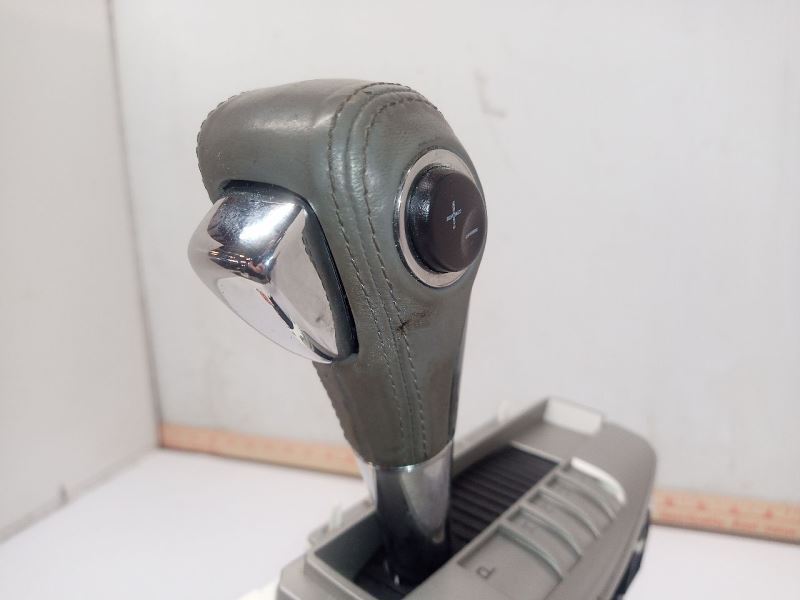 0817 Buick Enclave Auto Trans Gear Shift Lever Floor Shifter OEM