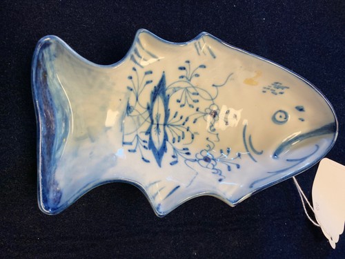 Antique Blue And white Fish Molds - Picture 3 of 7