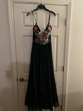 STUNNING gown By Faviana, Size 4 EUC