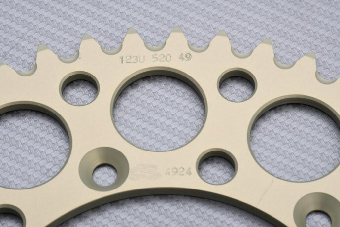 Couronne 49 dents pas 520 Renthal pour remplacer la pièce Suzuki TSR 125