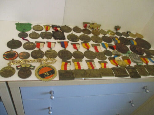 Messing Kupfer Bronze - KONVOLUT - 3,1 KG - 1980er Jahre Medaillen - Sammler etc - Foto 1 di 5