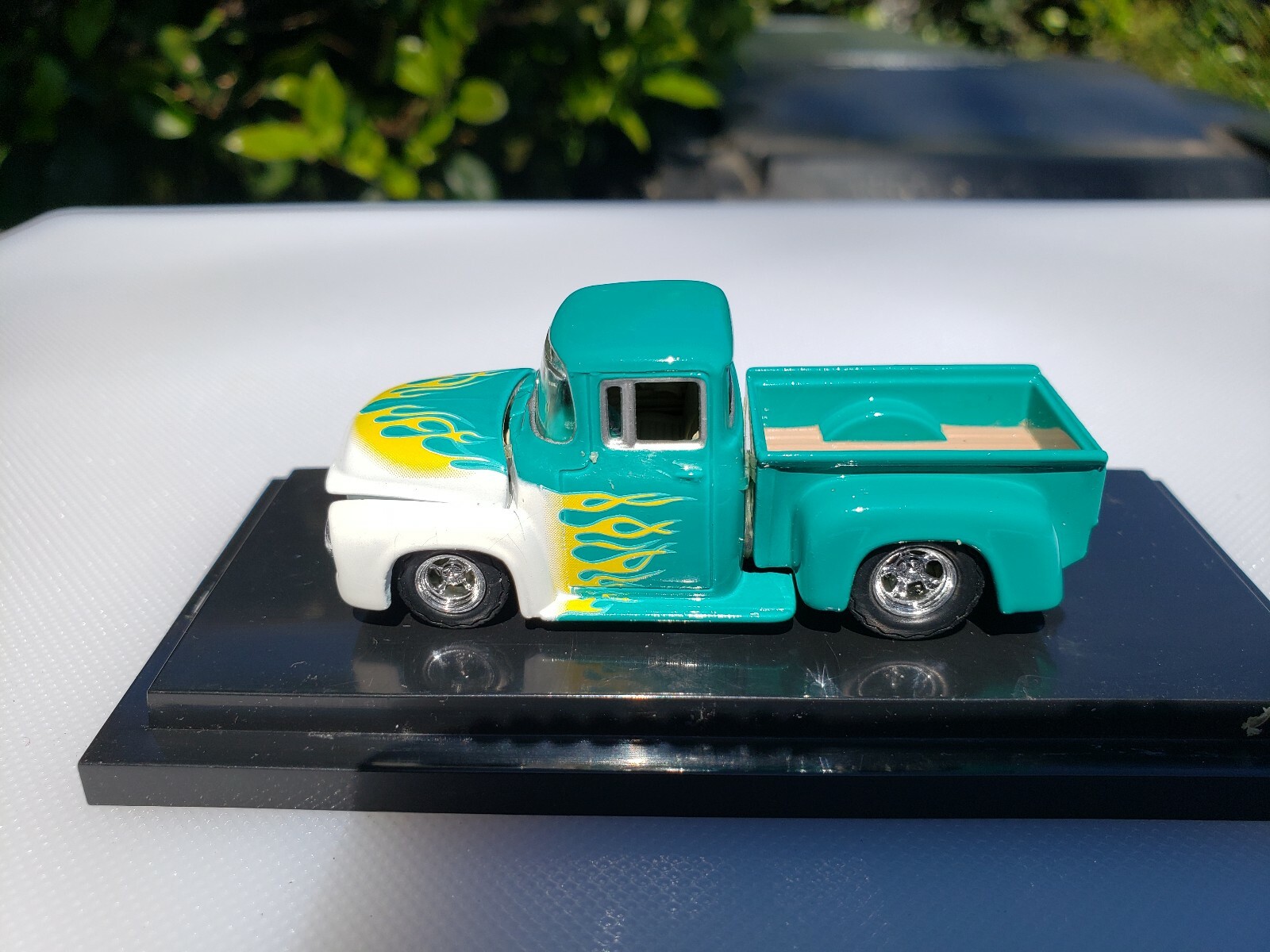 Picture 1 of 6