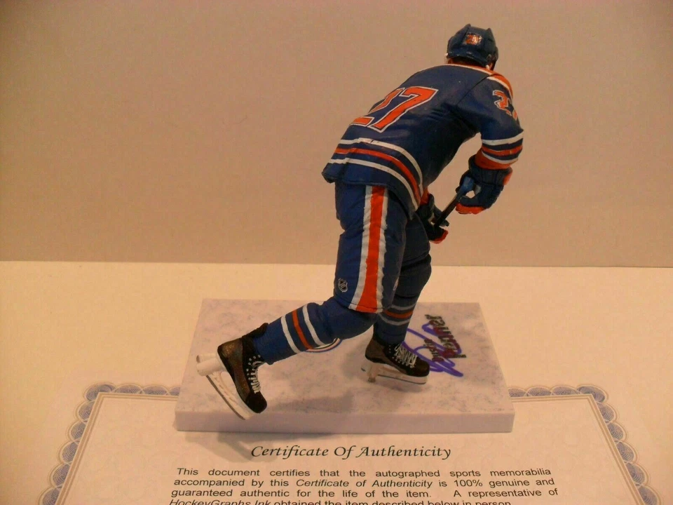 Дастин Пеннер с автографом Edmonton Oilers McFarlane сертификат подлинности ОЧЕНЬ ХОРОШИЙ АВТОГРАФ! - Изображение 4 из 4