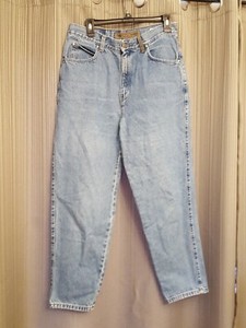 levi's slim fit straight leg