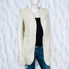 Nordstroms Love Tree Soft & Fuzzy Sweater Womens Large White Hoodie Pockets