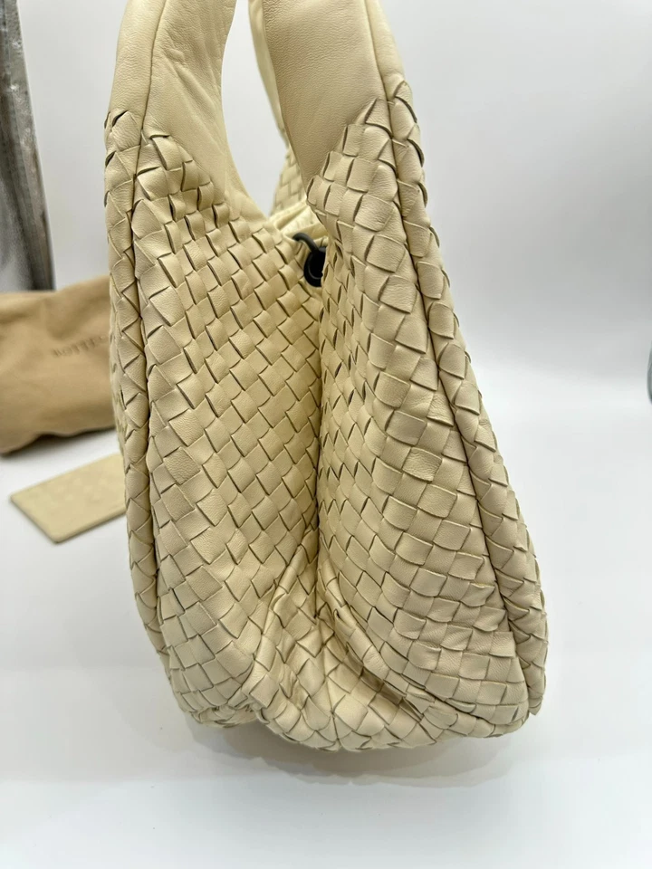 Bottega Veneta Intrecciato Leather Campana shoulder bag hobo bag Origin Italy - Image 4 of 4