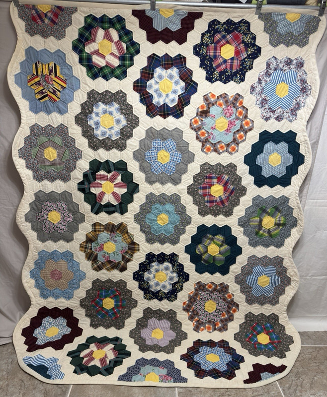 Vintage Handmade Hand Quilted Grandmothers Flower Garden Patchwork Quilt  #90