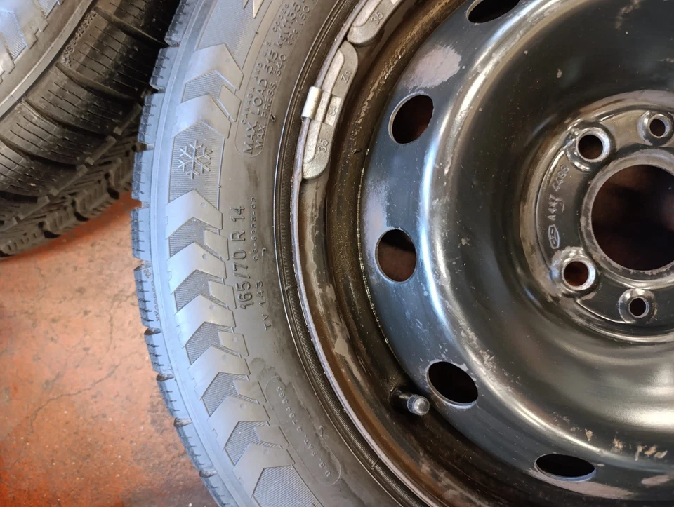 Set 4Pz Cerchi Neri 4 Fori 14 Pollici Piu Gomme 175/65R14 Michelin Integrate - Imagen 4 de 4