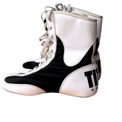 TITLE Boxing Speed Flex Boxing Shoes  Boys Size 2 White & Black Train Spar Box