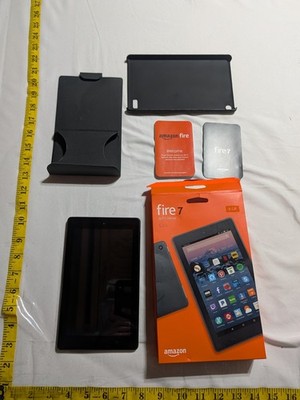 bundle - Amazon Fire HD 7 Tablet - 8 GB, Wi-Fi, 8 in - Black For Parts!!