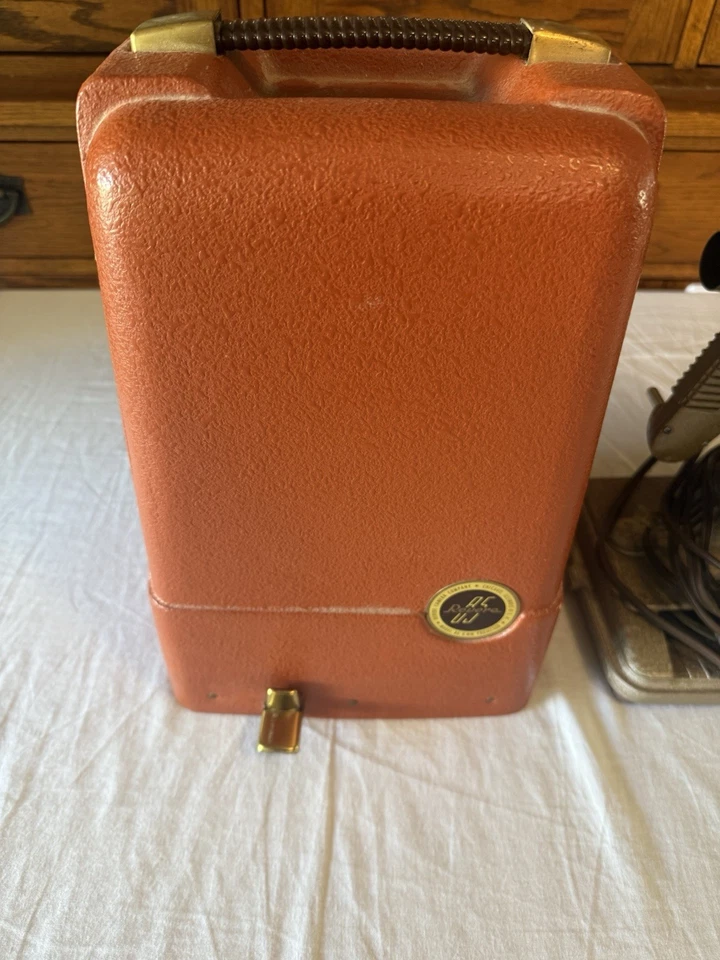 Proyector de película vintage Revere modelo 85 8 mm con estuche - sin probar Foto 2 de 4