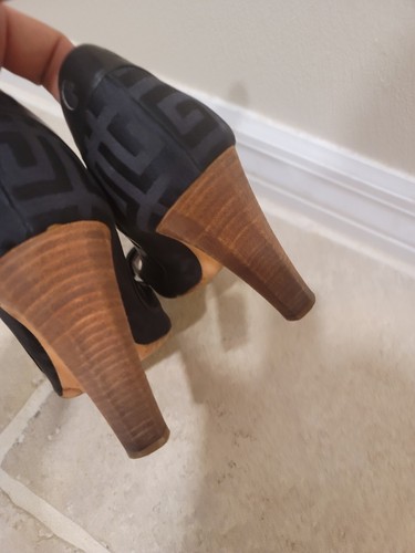 VINTAGE Genuine Givenchy Black Peep Toe Heels Sz 38(7.5-8) - Picture 3 of 7