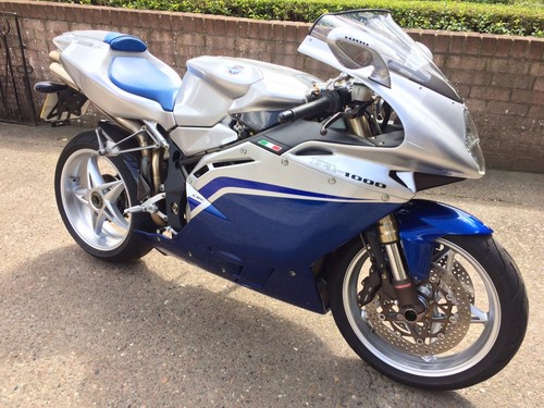 MV Agusta F4 rare blue and silver paintwork 2006 very low mileage 4773 miles - Picture 2 of 12