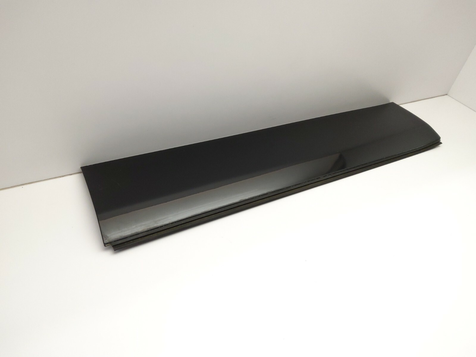 20062013 Suzuki Grand Vitara body side molding right front OEM 77580