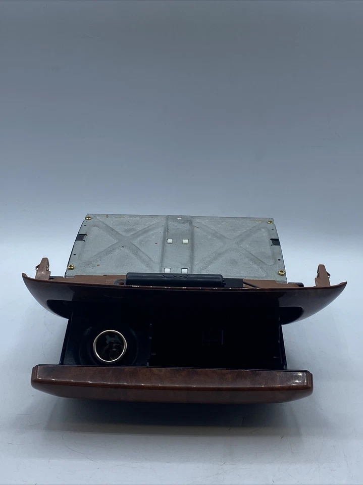 MR167848 2002 - 2003 三菱钻石木质 ASH TRAY 电源端口比较  — 第 2/4 张图片