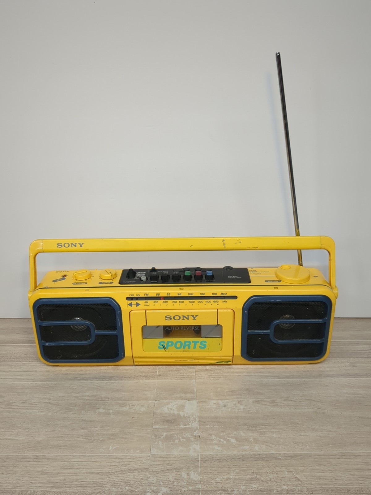 VTG Sony CFS-950 Sports AM/FM Stereo Radio Cassette Boombox 