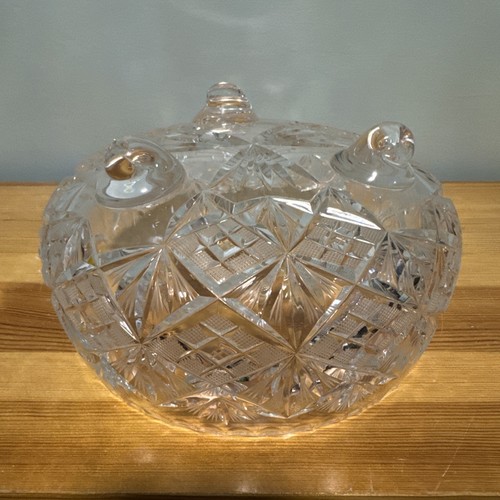 Gorgeous Vintage 1960’s Hand Cut Etched Bohemian Crystal Three Footed Glass Bowl - Picture 11 of 24