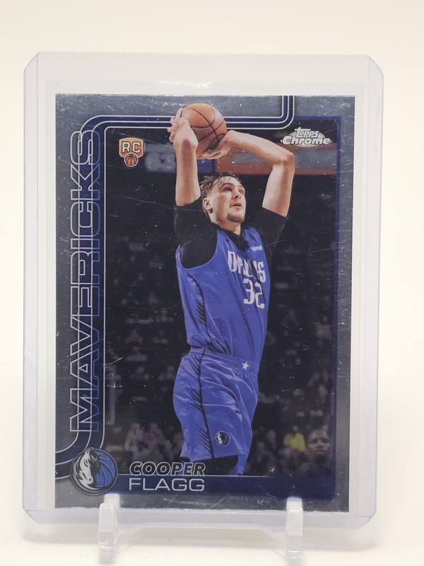 COOPER FLAGG 2025-26 TOPPS CHROME ROOKIE #251 MAVERICKS A Q6572