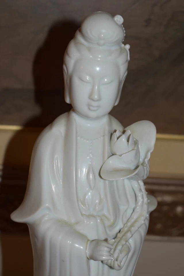 ВИНТАЖНЫЙ 1900-1940 КИТАЙСКИЙ BLANC DE CHINE ФАРФОРОВАЯ СТАТУЯ 16» - Изображение 2 из 4