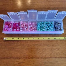 Colorful Bead Storage Box with Assorted Beads (SR162)