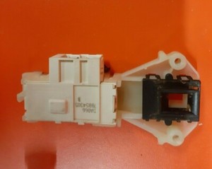 Waschmaschine HOTPOINT WD420P Türschloss