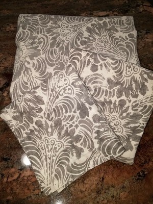 Pottery Barn Full Queen Mari Gray Ivory Scroll Medallion Floral