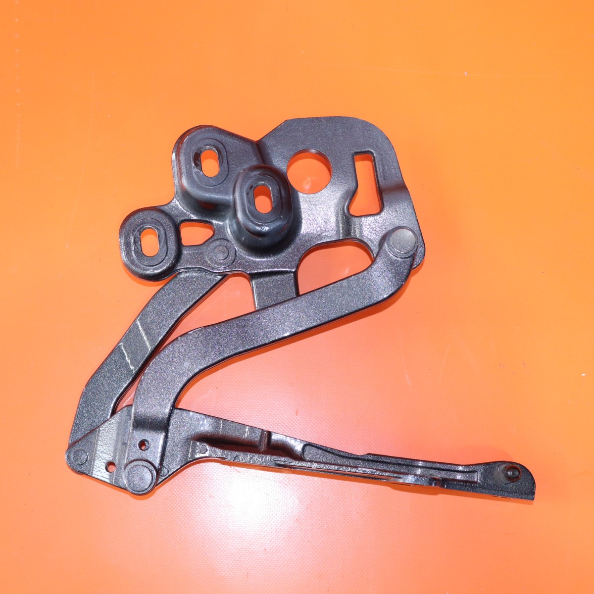 Aston Martin DBX Straight-Six 2021-2024 Left Engine lid hinge