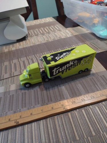 Disney Pixar Cars Trunk Fresh 34 Car Hauler Transporter B67 - Picture 5 of 8