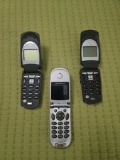 3 Motorola flip phones 2 v60 i 1 v170 