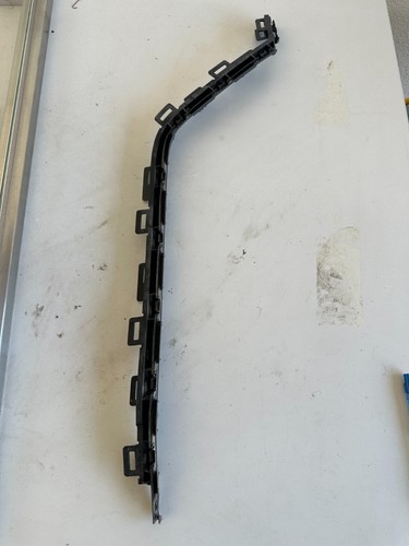 Bumper corner bracket